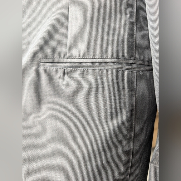 Burberry Classic Pinstripe Blazer size Large - Picture 5 of 16